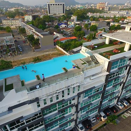 Modern Thai Suites Phuket Esterno foto