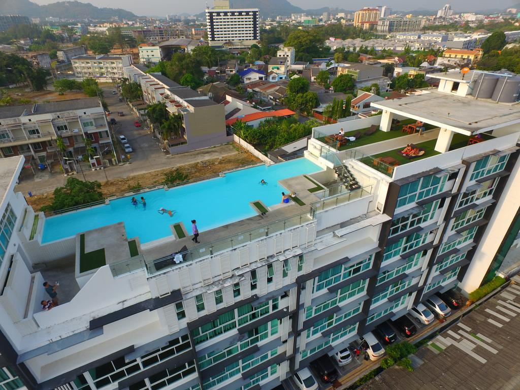 Modern Thai Suites Phuket Esterno foto
