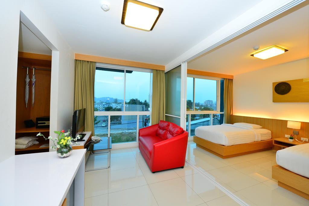 Modern Thai Suites Phuket Esterno foto