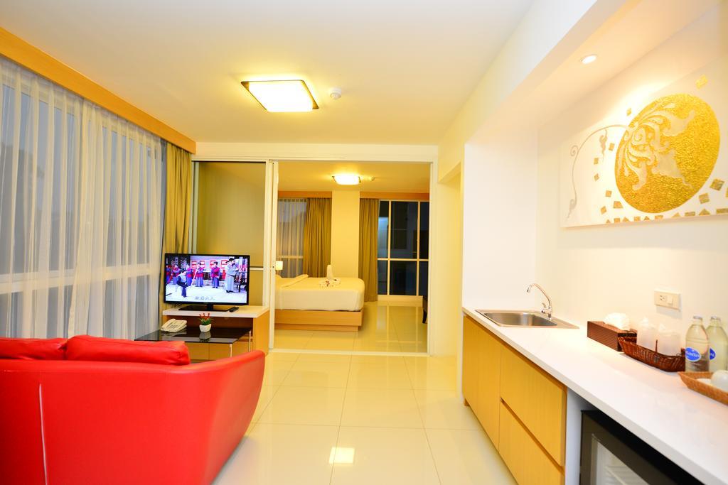 Modern Thai Suites Phuket Esterno foto