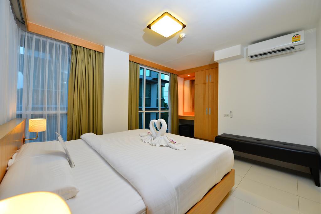 Modern Thai Suites Phuket Esterno foto