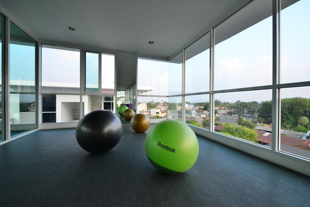 Modern Thai Suites Phuket Esterno foto