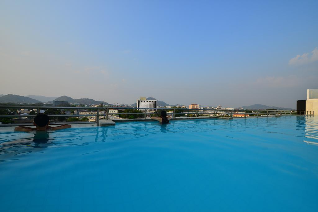 Modern Thai Suites Phuket Esterno foto