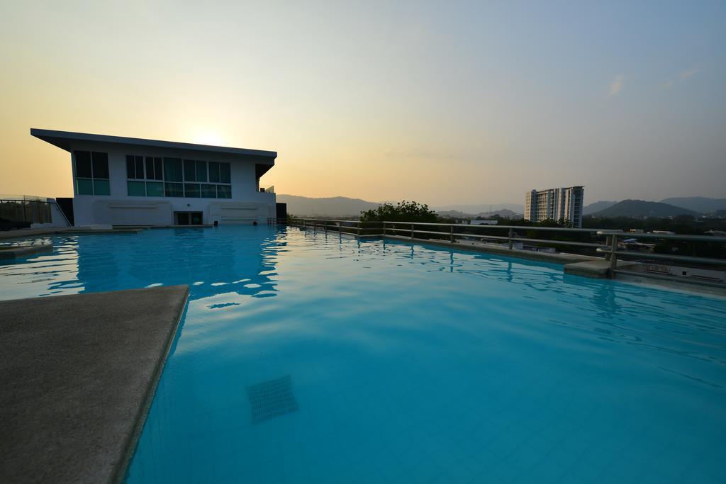 Modern Thai Suites Phuket Esterno foto