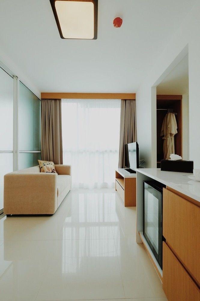 Modern Thai Suites Phuket Esterno foto