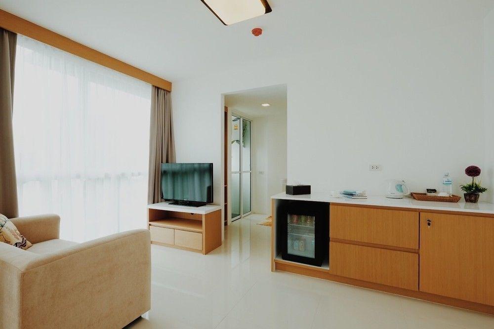 Modern Thai Suites Phuket Esterno foto